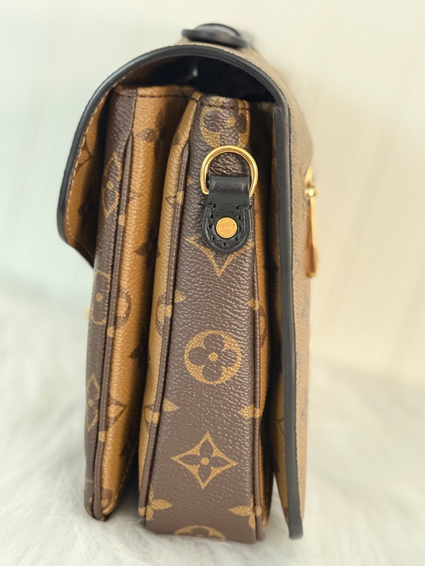 Louis Vuitton Pochette Metis Mono Reverse