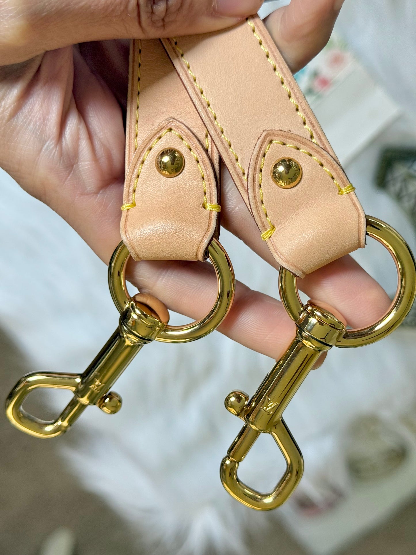 Louis Vuitton  Adjustable Vachetta Strap J00109