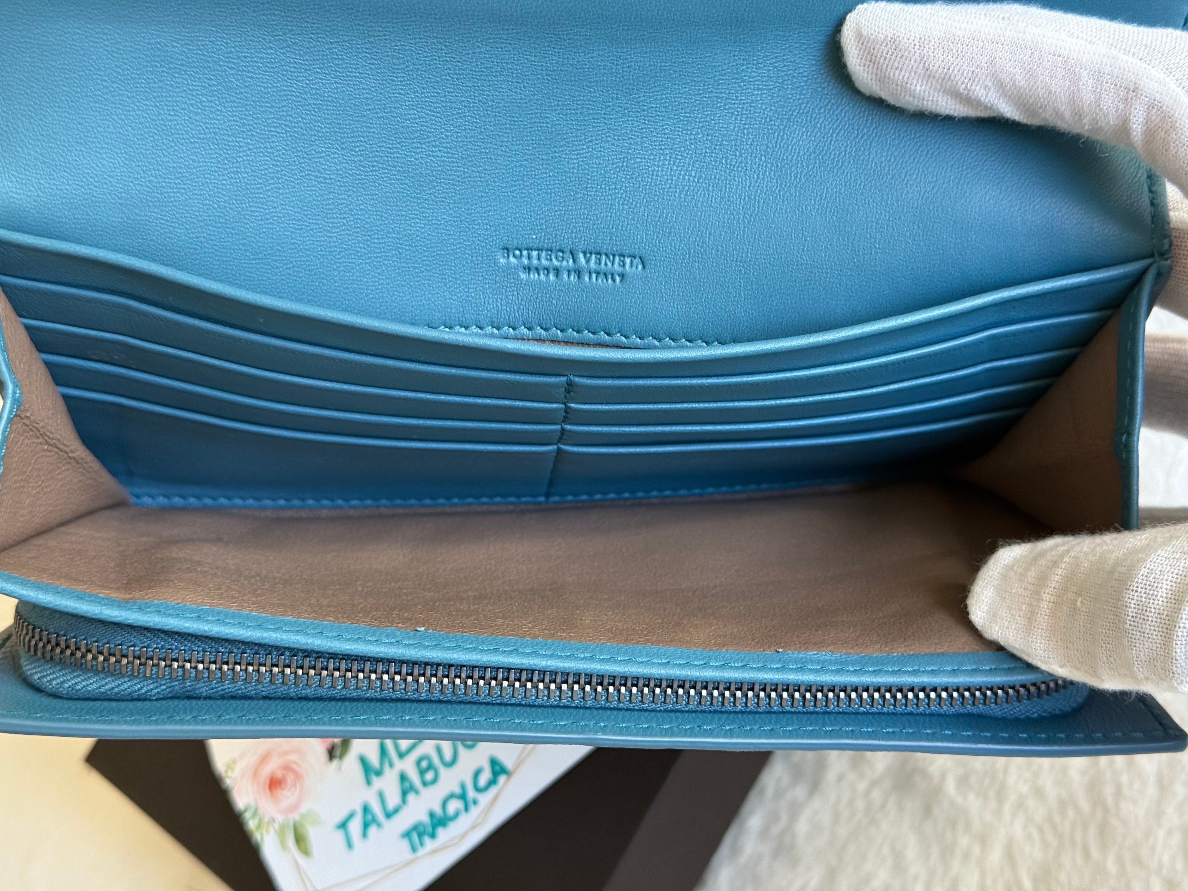 BOTTEGA VENETA★Blue Leather Intercciaco Long Wallet BOTTEGA VENETA Logo Intrecciato Long Bifold Wallet Leather