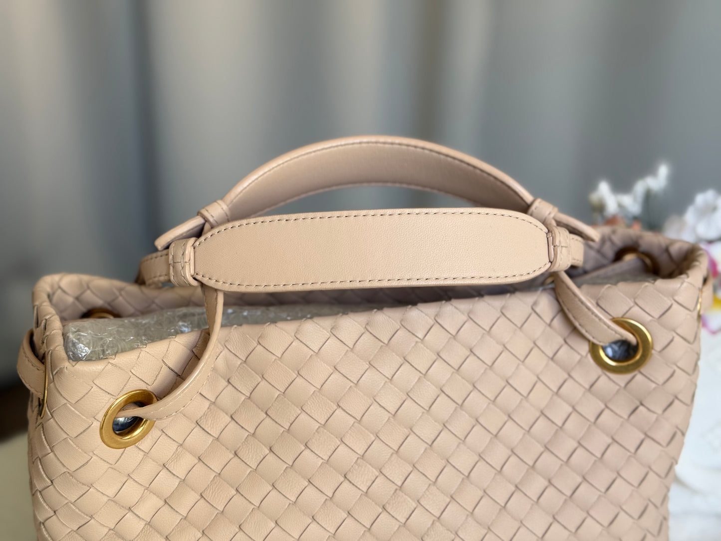 Bottega Veneta Intrecciato Garda Beige Small Handle Tote