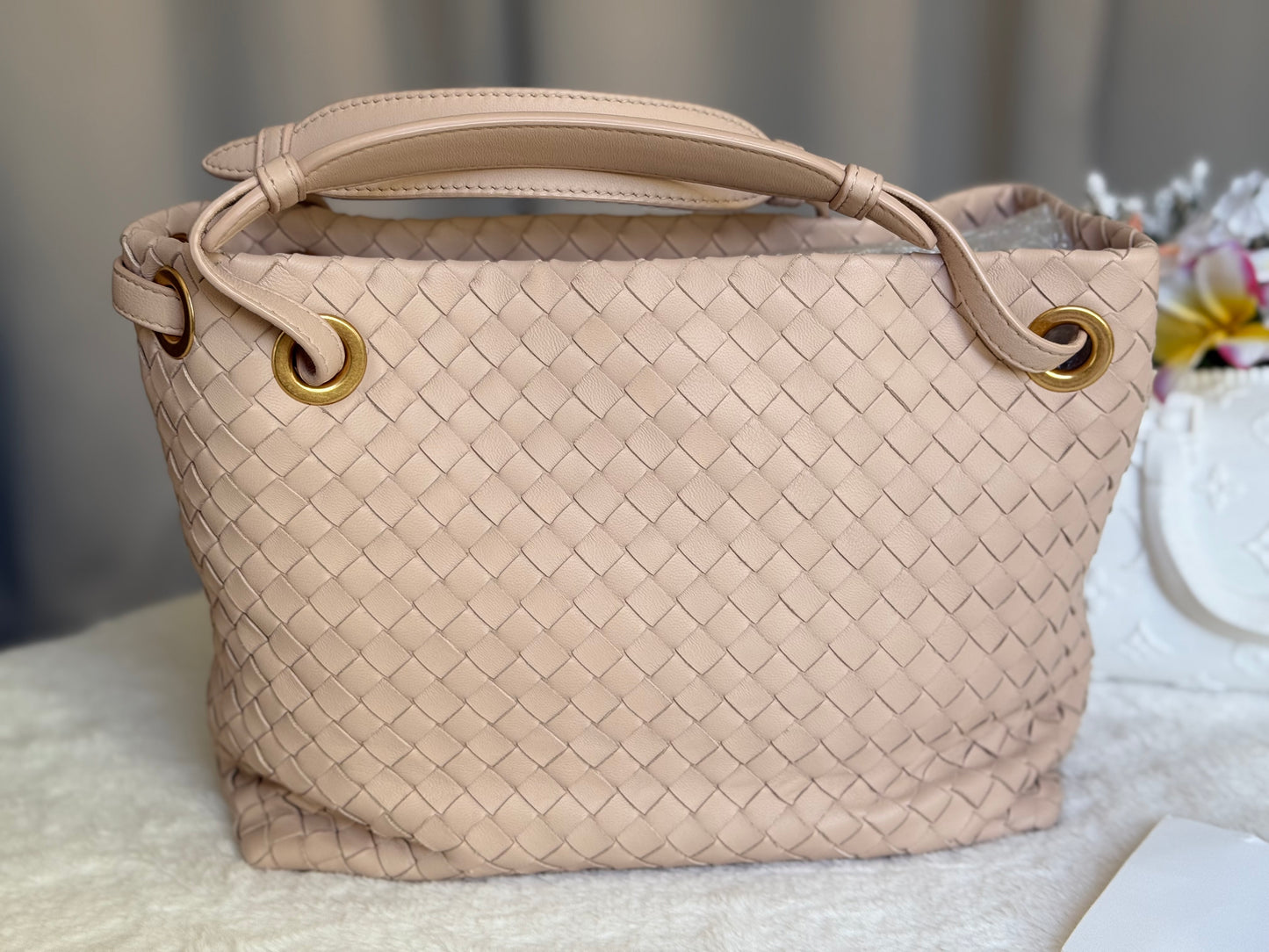 Bottega Veneta Intrecciato Garda Beige Small Handle Tote