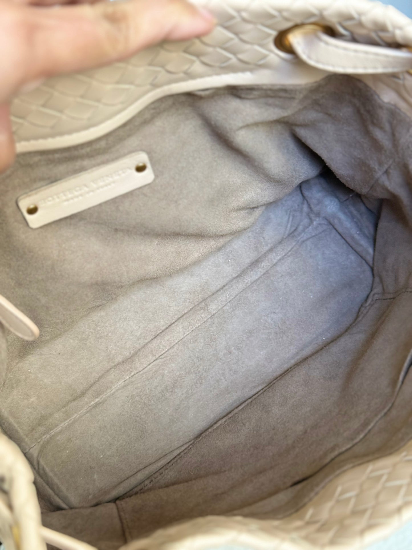 Bottega Veneta Intrecciato Garda Beige Small Handle Tote