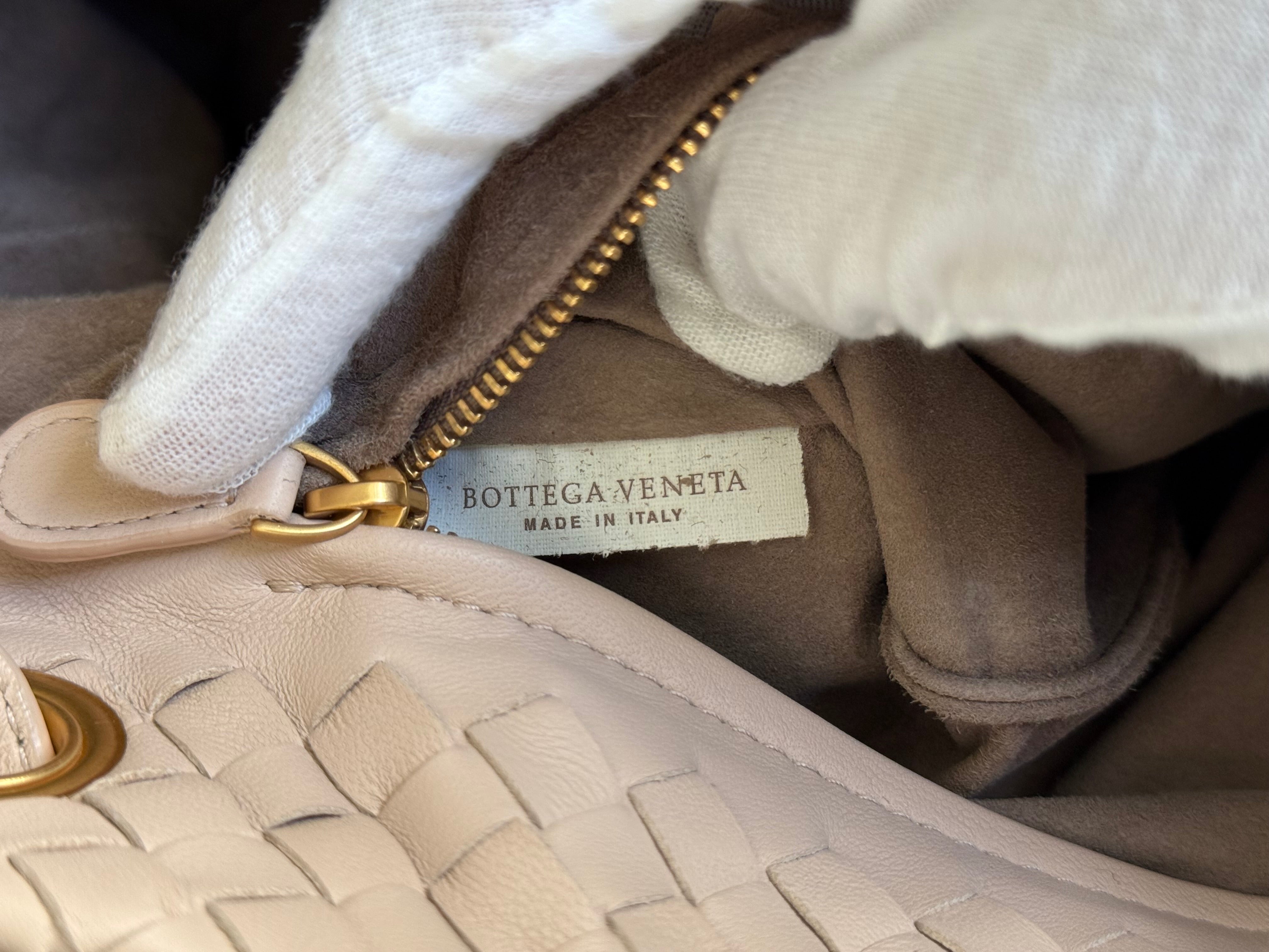 Bottega Veneta Intrecciato Garda Beige Small Handle Tote – Lanie's