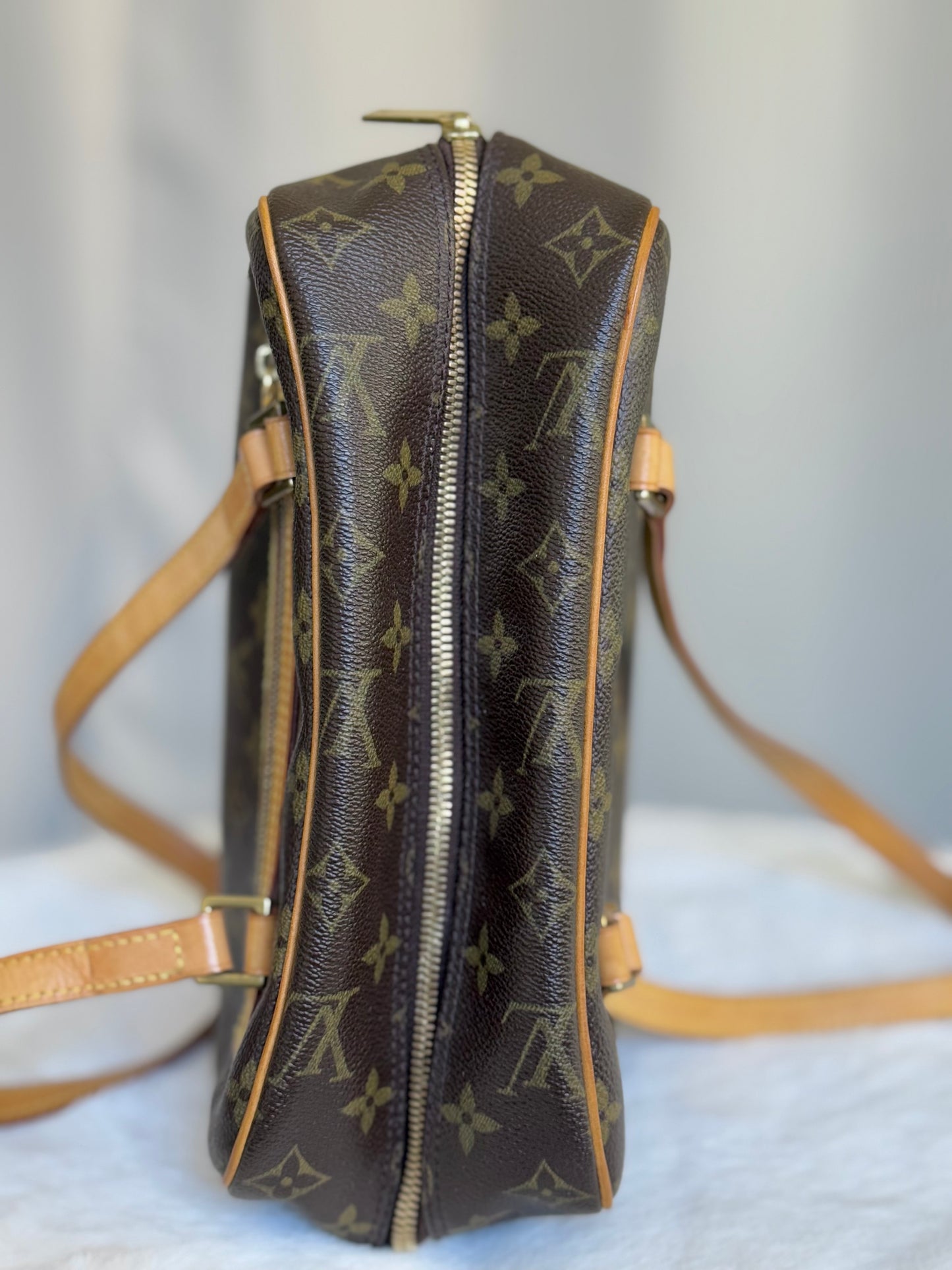 Louis Vuitton Cite MM Shoulder Bag