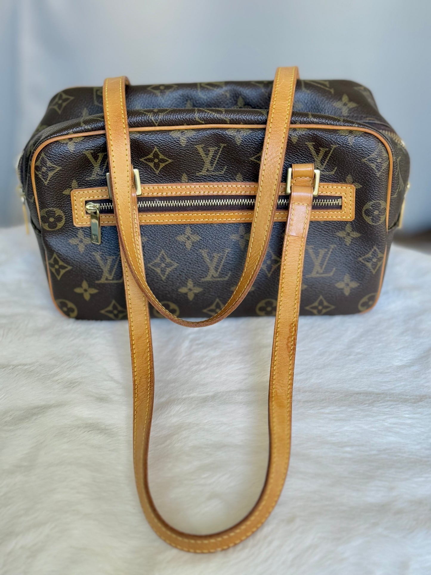 Louis Vuitton Cite MM Shoulder Bag