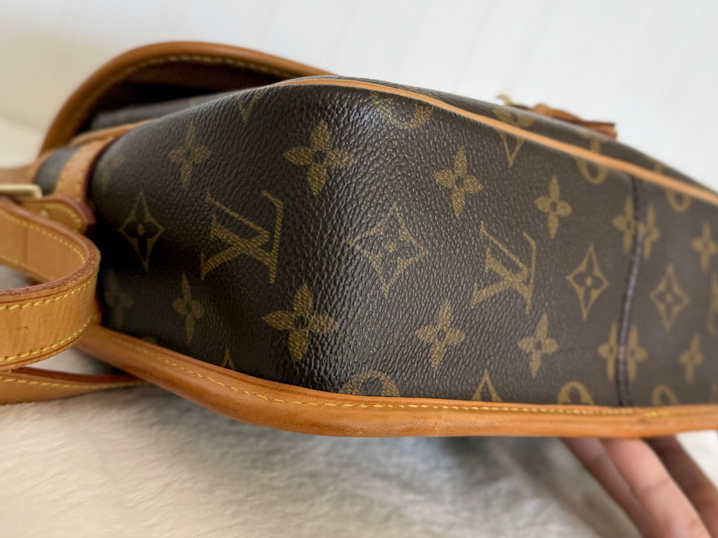 Louis Vuitton Sologne Mono Old Model